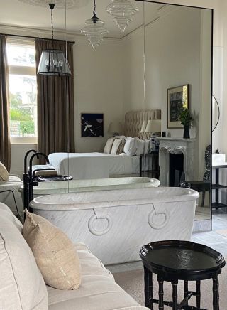Moss Suite with marble bath at Moss Manor, Moss Vale 