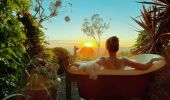 Bath at sunrise at Kookawood Rural Retreat, Blue Mountains 